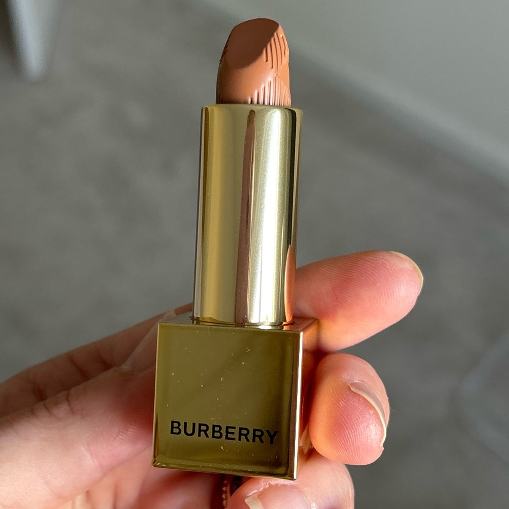 BURBERRY Satin Kisses Lip Colour - Picture 4 of 6